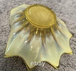 (1) Fostoria Glass MCM Heirloom Uranium Yellow Opalescent Candle Holder