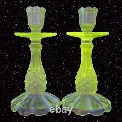 Antique Clear Glass Candle Stick Holder Set 2 Tapper Glass Manganese 365nm GREEN