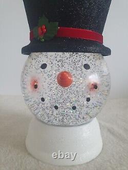 Bath & Body Works Water Globe Lights up Snowman Pedestal 3 Wick Candle Holder